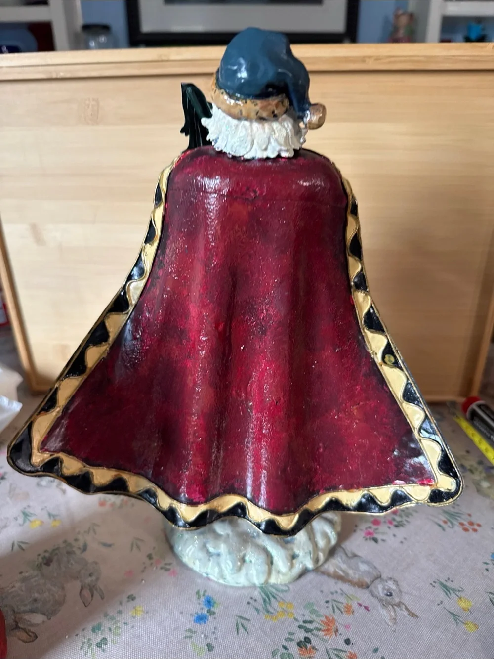 Vintage 2001 Holiday Elegance MSI Irving hand-painted Santa figure